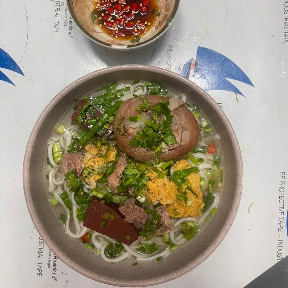 quan-miu-banh-canh-ca-phe-o-cong-tuong