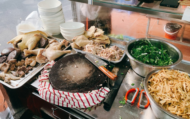 quy-gia-quan-bun-cha-bun-ngan-thuy-linh