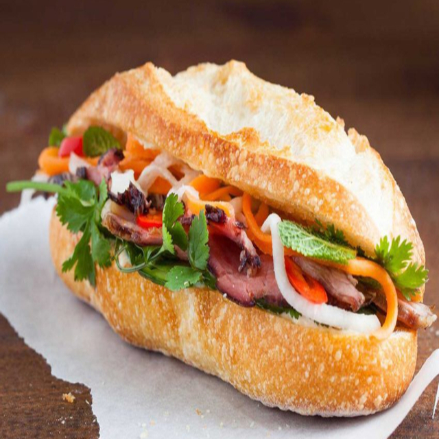 banh-my-74-banh-mi-heo-quay-phan-van-hon