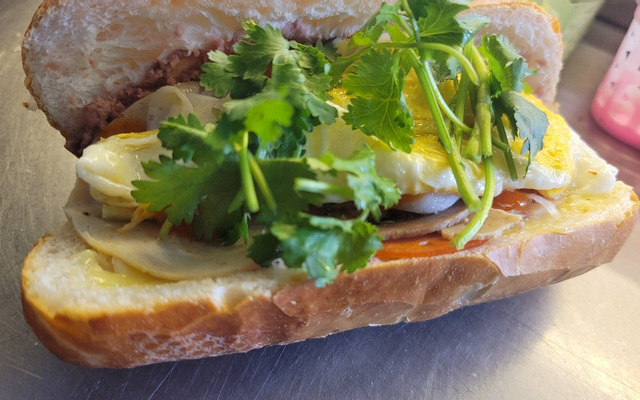 banh-mi-ha-noi-thanh-thai-thanh-thai