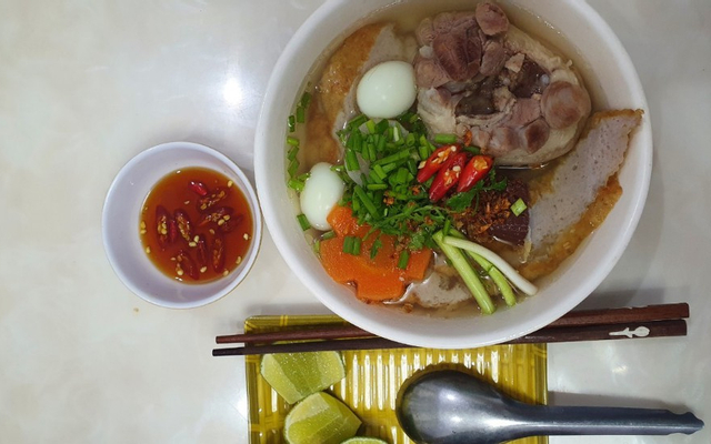 banh-canh-cha-ca-ba-6-nguyen-thien-thuat