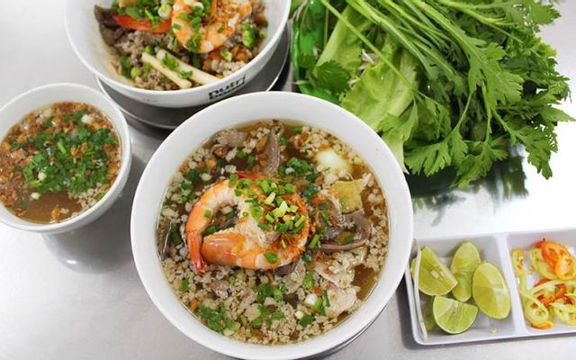 hu-tieu-thanh-at-nguyen-huu-cau