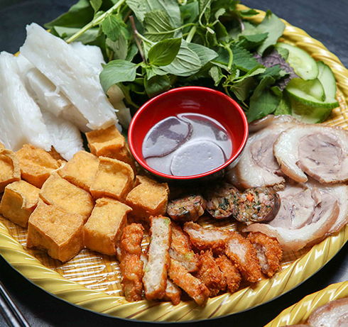 quan-an-nha-mo-bun-au-banh-cuon-quang-trung