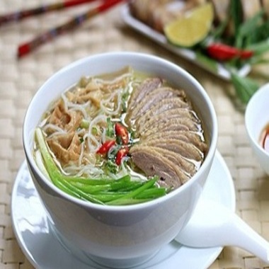 oc-va-la-bun-mien-banh-a-tron-trung-kinh