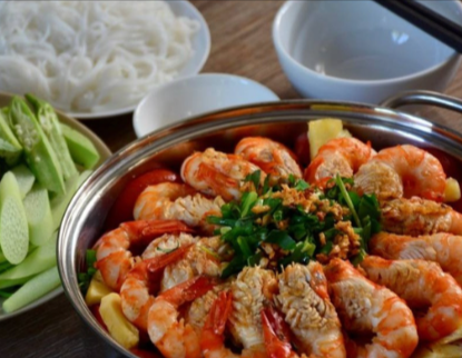 quan-an-gia-inh-la-o-kha-van-can