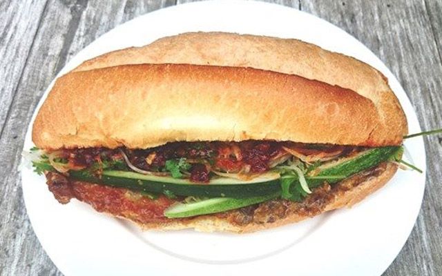 banh-mi-nguyen-banh-mi-hoi-an-phan-ang-luu
