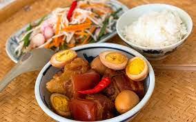 com-thit-kho-trung-cut