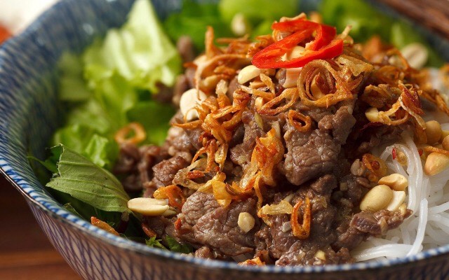 Tun-Tu-Eatery---Bún-Trộn-Nam-Bộ-&-Mỳ-Trộn-Indomie---Phố-Chợ-Khâm-Thiên