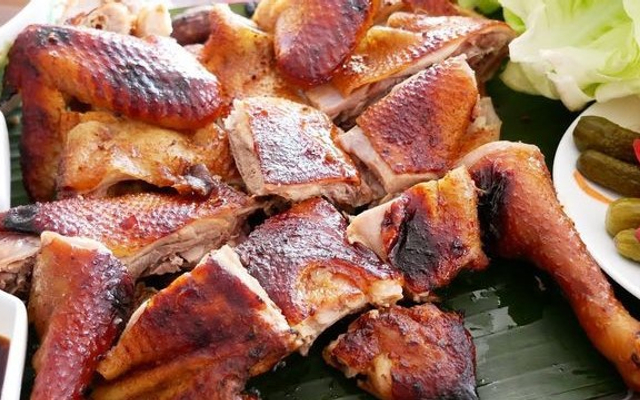 ga-nuong-anh-ba-to-ngoc-van