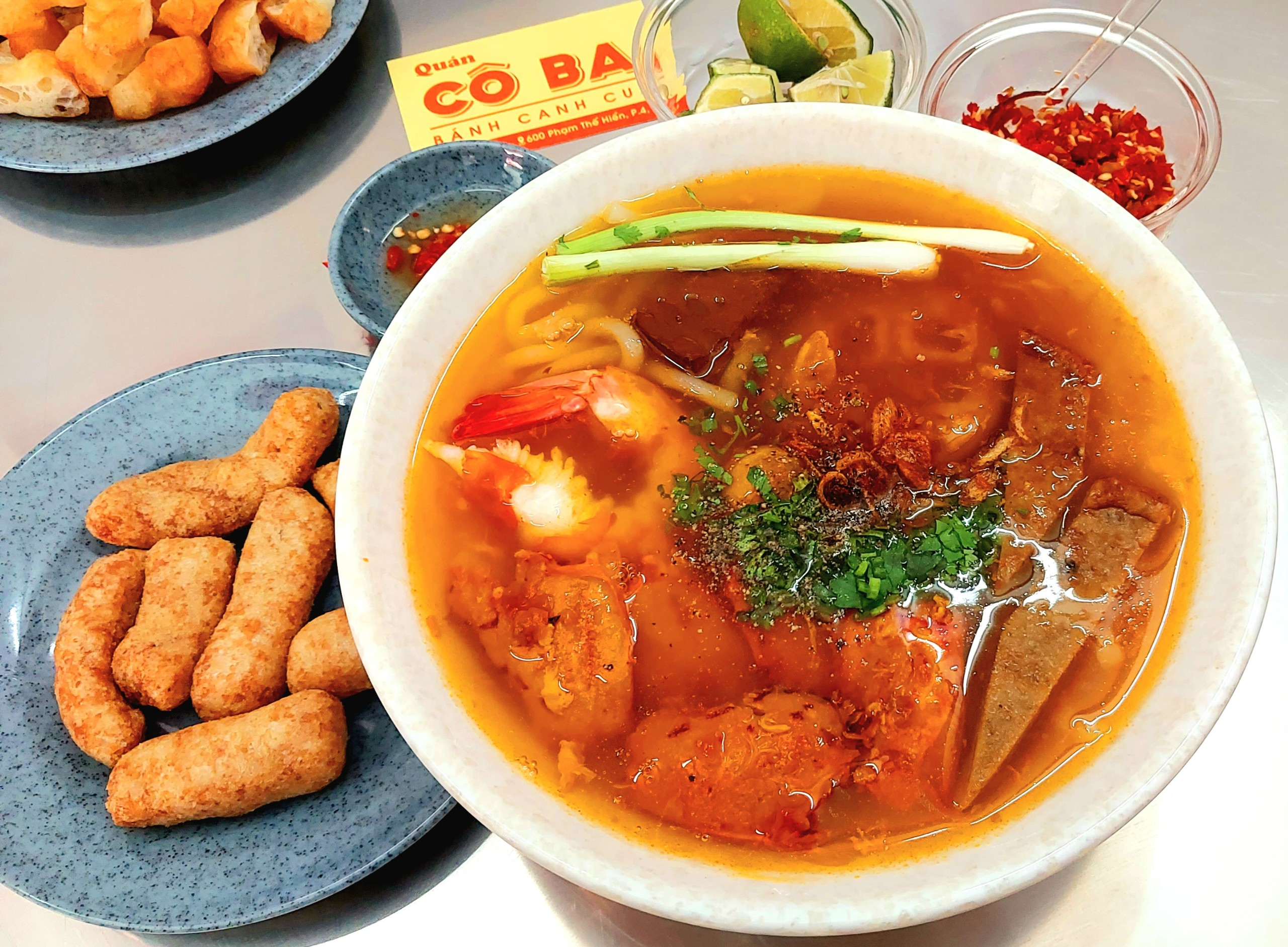 banh-canh-cua-co-3-pham-the-hien