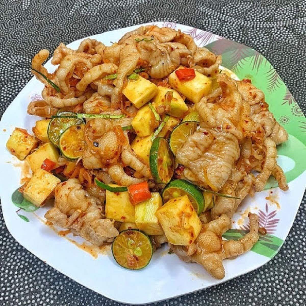 bep-ba-hai-chan-ga-sa-tac-truong-phuoc-phan