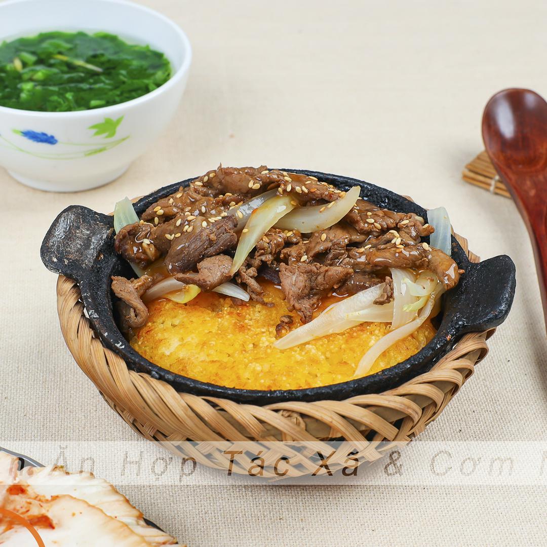 com-nieu-bo-sot-nuong-bbq-2-mat-chay