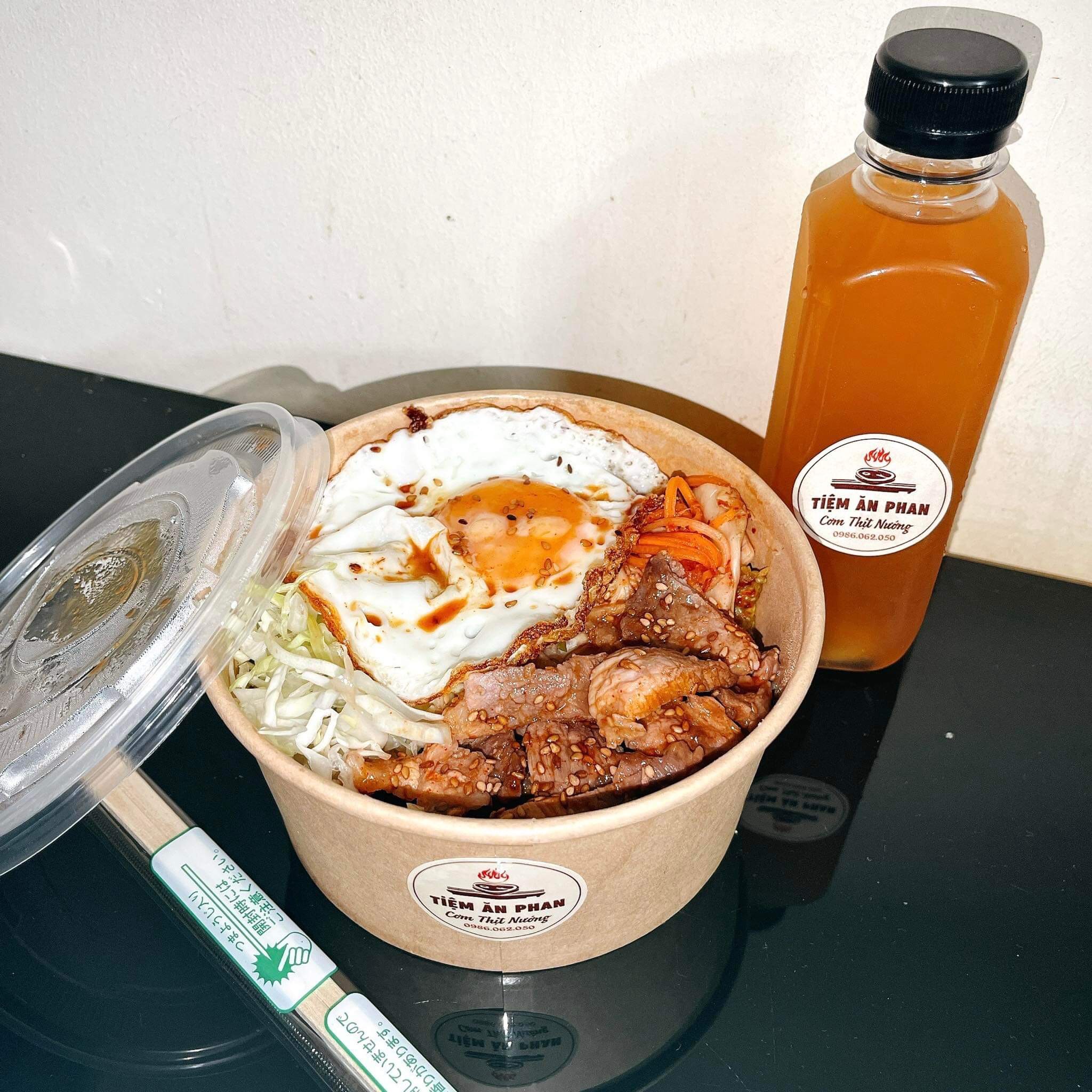 tiem-an-phan-com-thit-nuong-phuc-xa