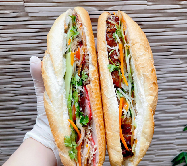Bánh-Mì-Phúc-Anh---Bánh-Mì-Pate-&-Thịt-Xiên-Nướng---Khương-Đình