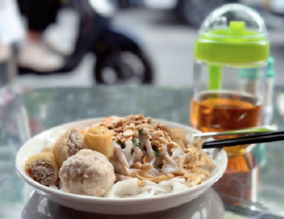 banh-tam-bi-hao-phat-truong-ang-que