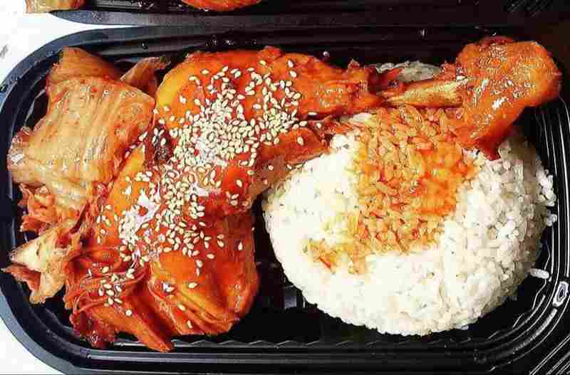 com-ga-com-suon-manh-trang-me-tri-ha