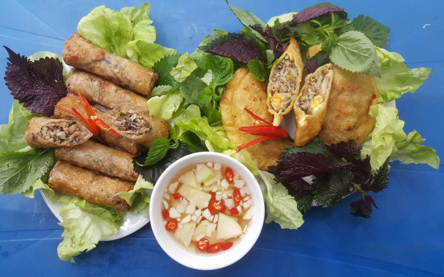 Nem-Đào---Bánh-Gối-&-Chè---Định-Công