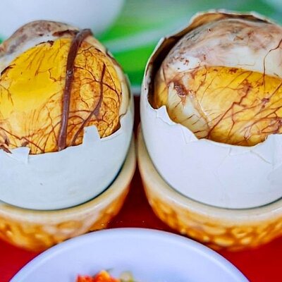 Cô-Thư---Hột-Vịt-Lộn-&-Chân-Gà-Ngâm-Sả-Tắc---Hoa-Sữa