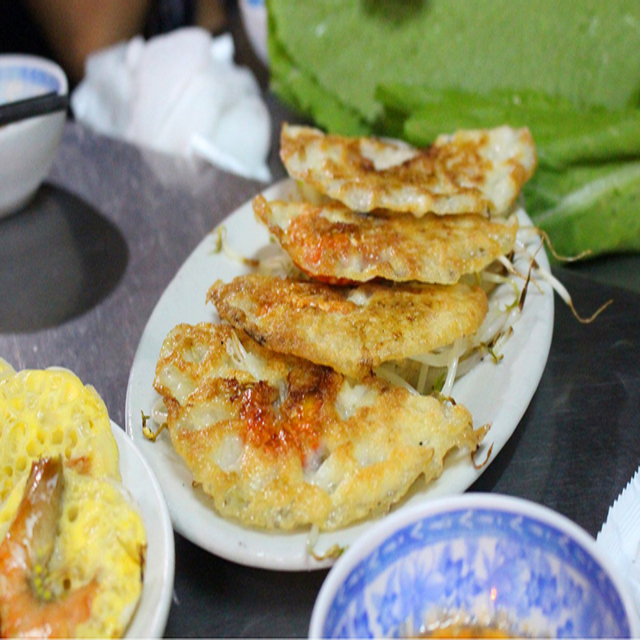 banh-xeo-mien-trung-chay-man-van-than