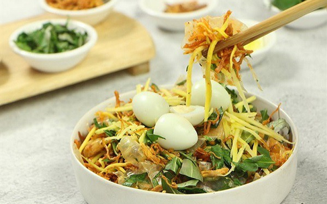 banh-trang-tron-ma-ba-tran-khac-chan