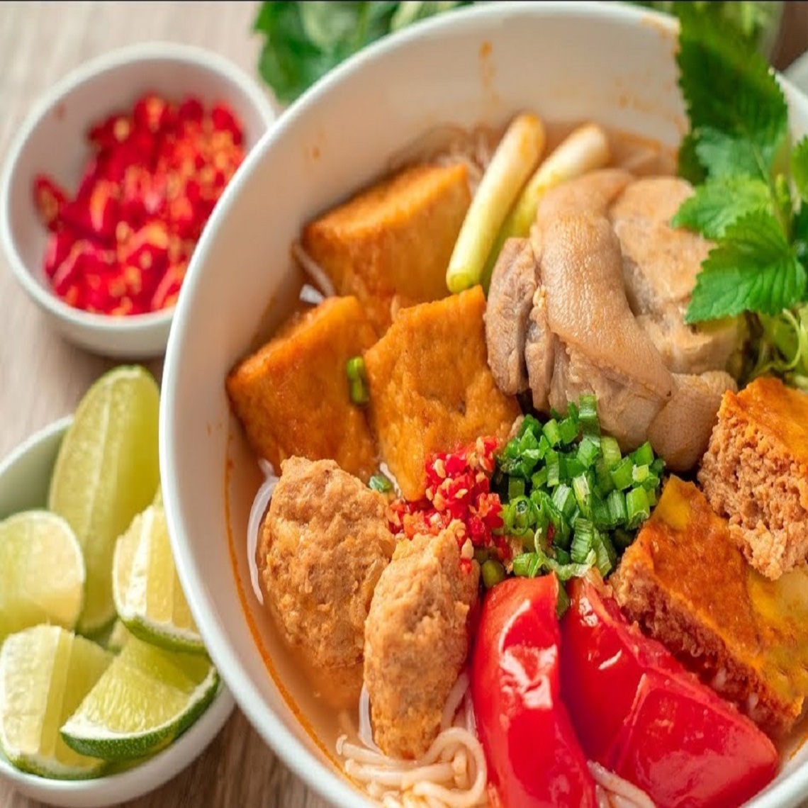 bun-rieu-mai-cua-o-an-vat-la-xuan-oai
