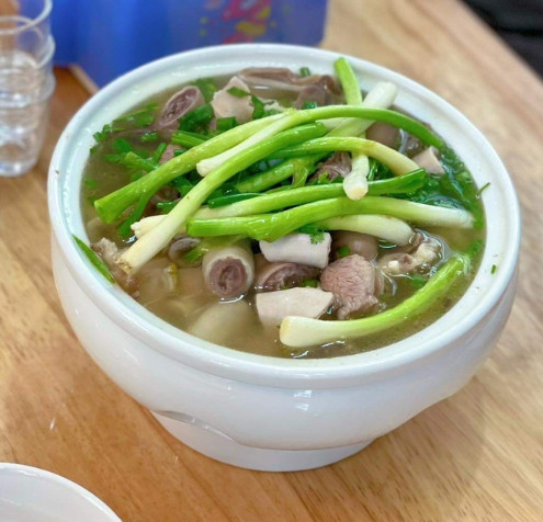 quan-chanh-bun-au-met-chao-long-ngoc-ai