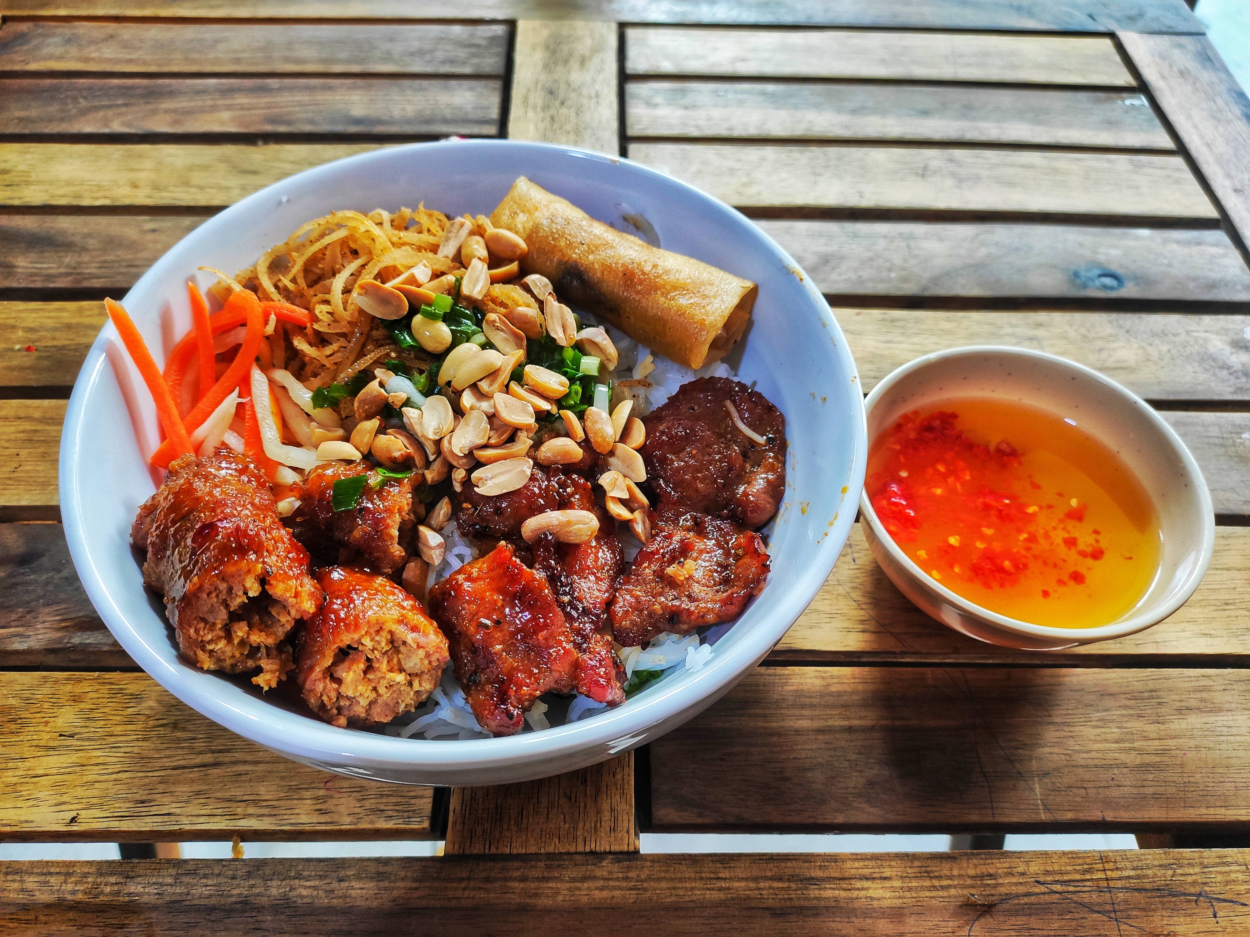 quan-minh-tam-bun-thit-nuong-uong-so-11