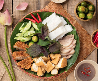 huyen-beo-bun-au-bun-cha-ha-noi-nguyen-hong-ao