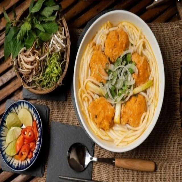 nguyen-quan-bun-cha-cua-gio-heo-tam-danh