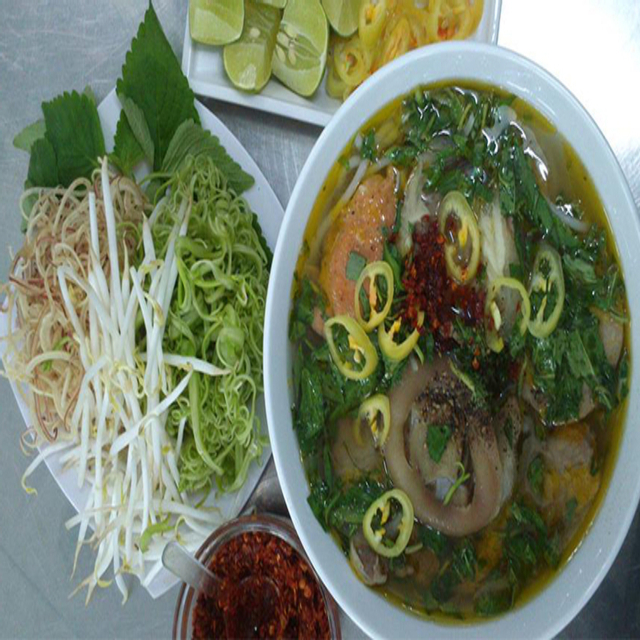 thanh-my-bun-bo-hue-truong-vinh-ky