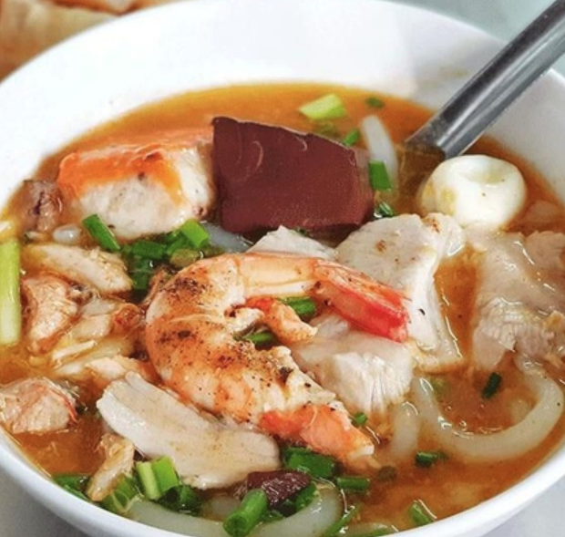 Chị-Trâm---Bánh-Canh-&-Bún-Riêu-Cua-Đồng---Võ-Văn-Kiệt