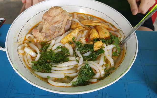 van-hue-banh-canh-ca-loc-pham-huy-thong