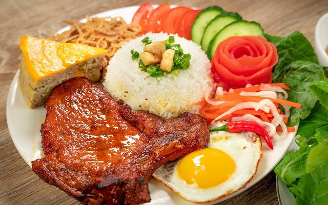 Hoàng-Thao-Quán-Cơm-Chiên-Giòn---Cơm-Gà-Xối-Mỡ-&-Mỳ-Xào---Đông-Bắc