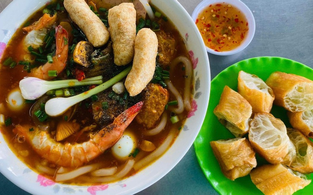 huong-trinh-banh-canh-cua-uong-14-17