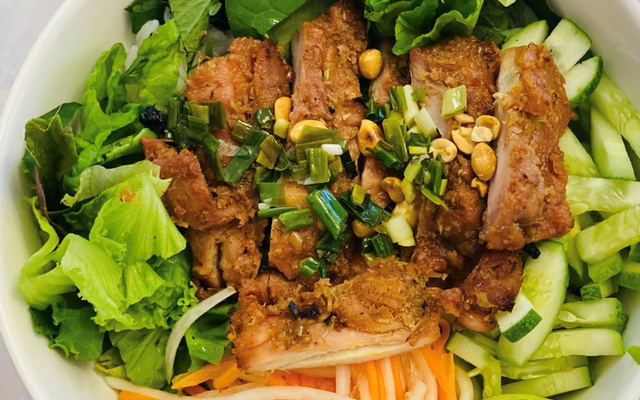 bun-ga-nuong-phu-thuan
