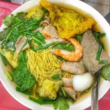 phung-gia-my-van-than-pho-chua-tron-huynh-thuc-khang