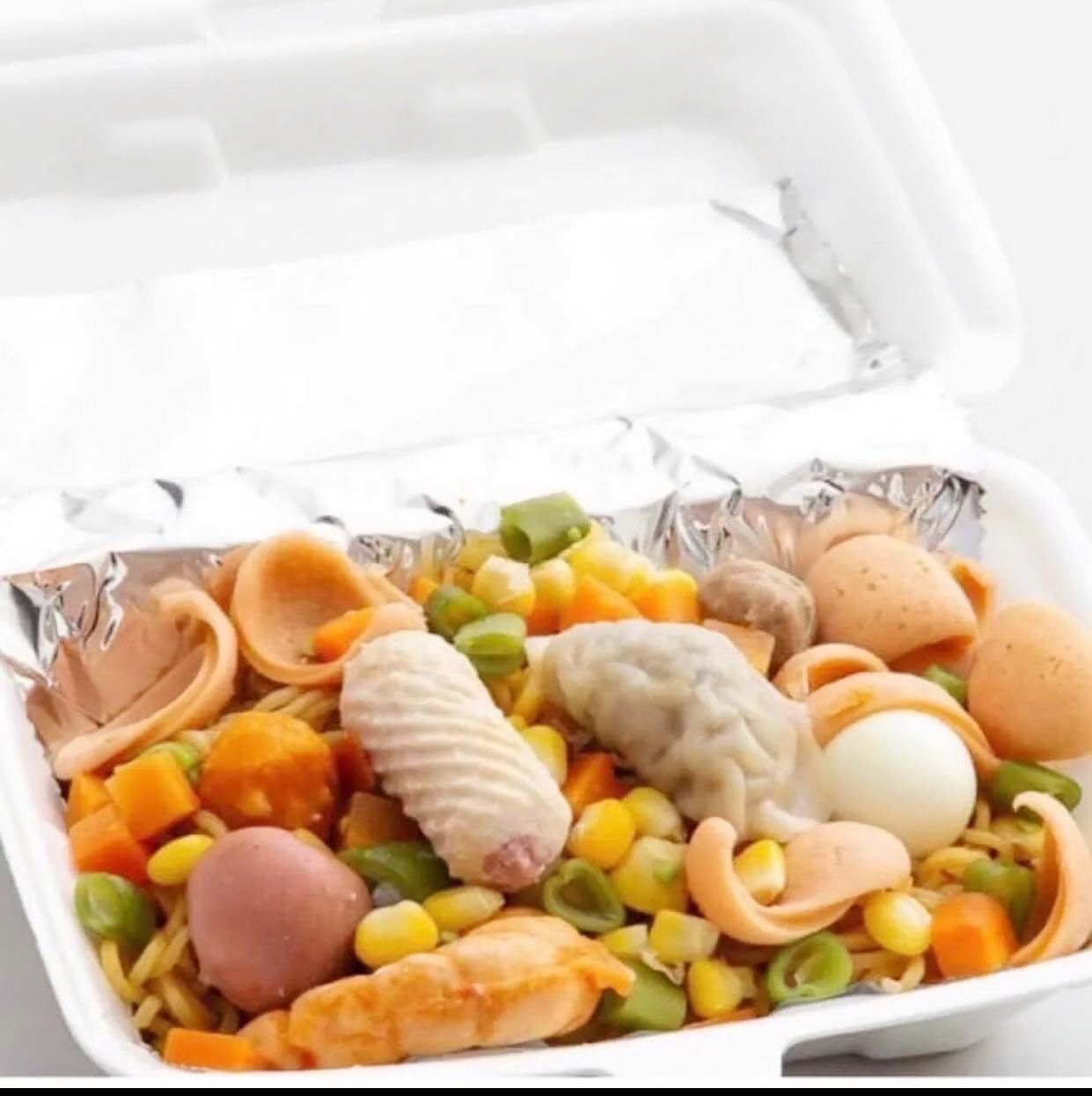 linh-anh-food-my-tron-indomie-an-vat-ngoc-khanh