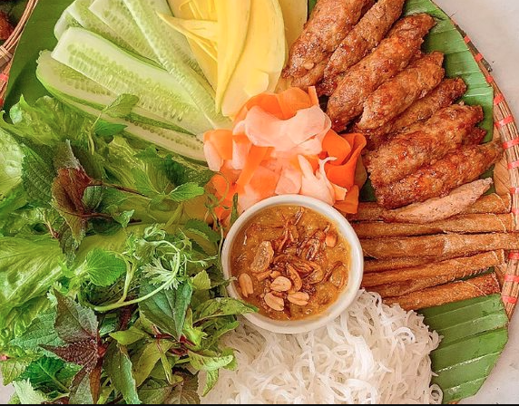 bun-bo-hue-nem-nuong-nha-trang-linh-nam