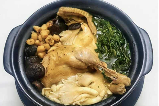 quan-ngon-ga-tan-banh-cuon-nong-ta-quang-buu