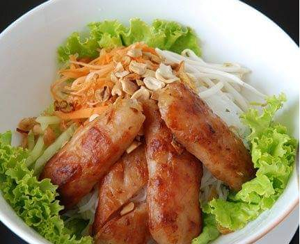 com-tam-bun-thit-nuong-duy-tan-ngo-thoi-nhiem