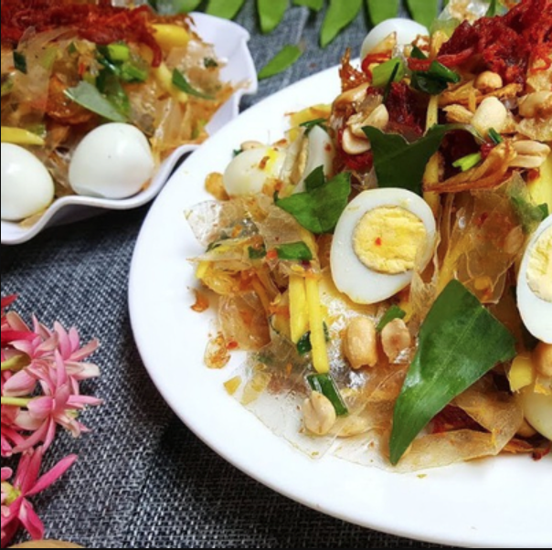 banh-trang-tron-co-bong-an-vat-thich-quang-uc