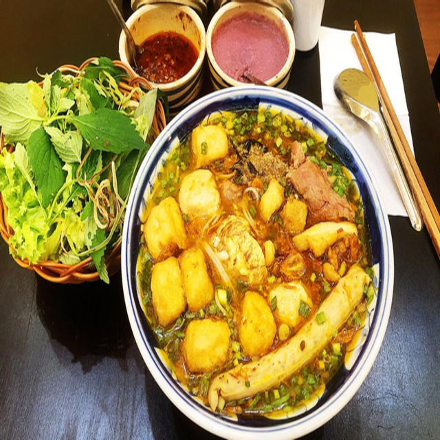 quan-chun-beo-bun-rieu-cua-top-mo-bach-ang