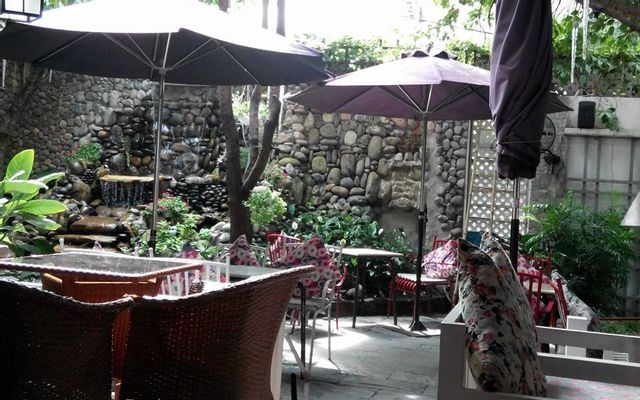 violette-cafe-banh-van-tran