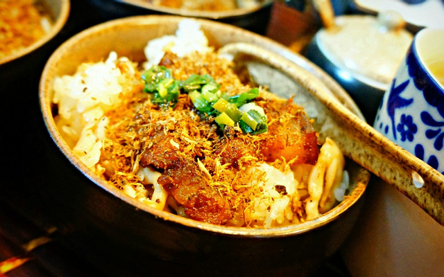 duong-tri-khang-xoi-banh-mi-to-hieu