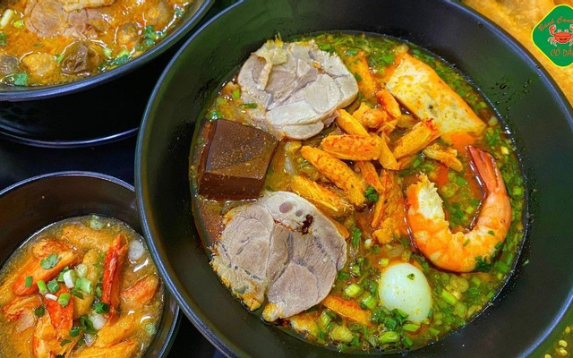 co-dan-banh-canh-cua-ngo-thi-thu-minh