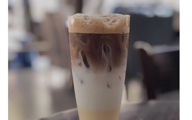 sang-coffee-ca-phe-sinh-to-chung-cu-linh-tay