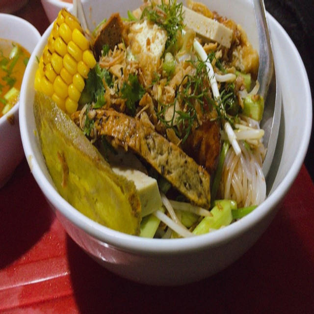 an-khanh-bun-pho-chay-hang-chao