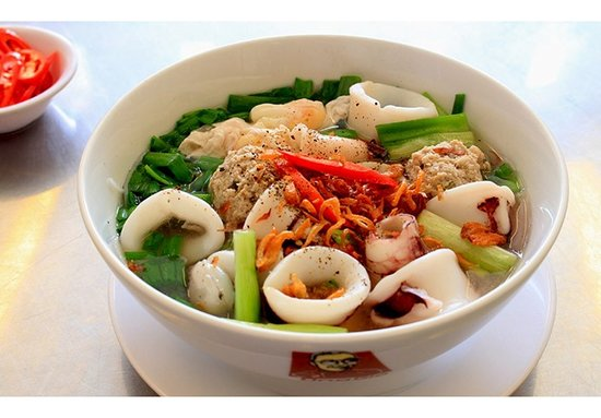 hu-tieu-muc-nha-trang-truong-thi-hoa