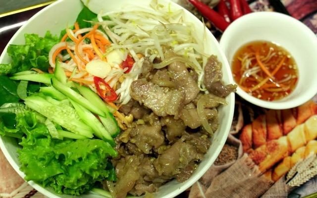 bep-nha-chang-bun-thit-xao-xo-viet-nghe-tinh