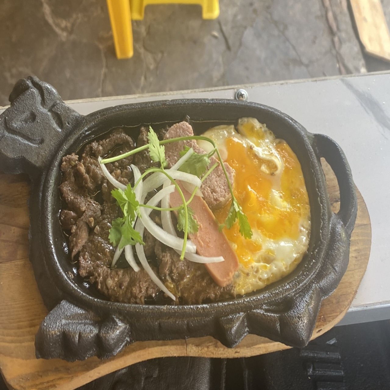 bo-ne-banh-mi-a-ti-ly-te-xuyen